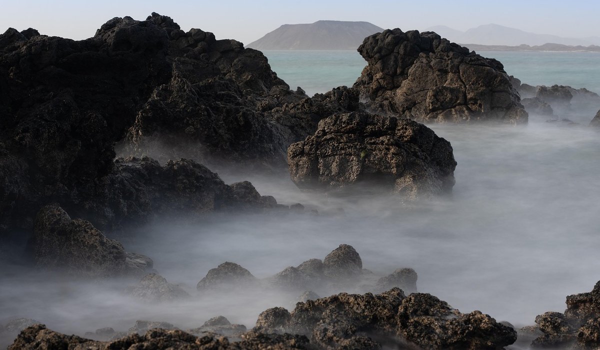 Planning a low-tide beach walk safely